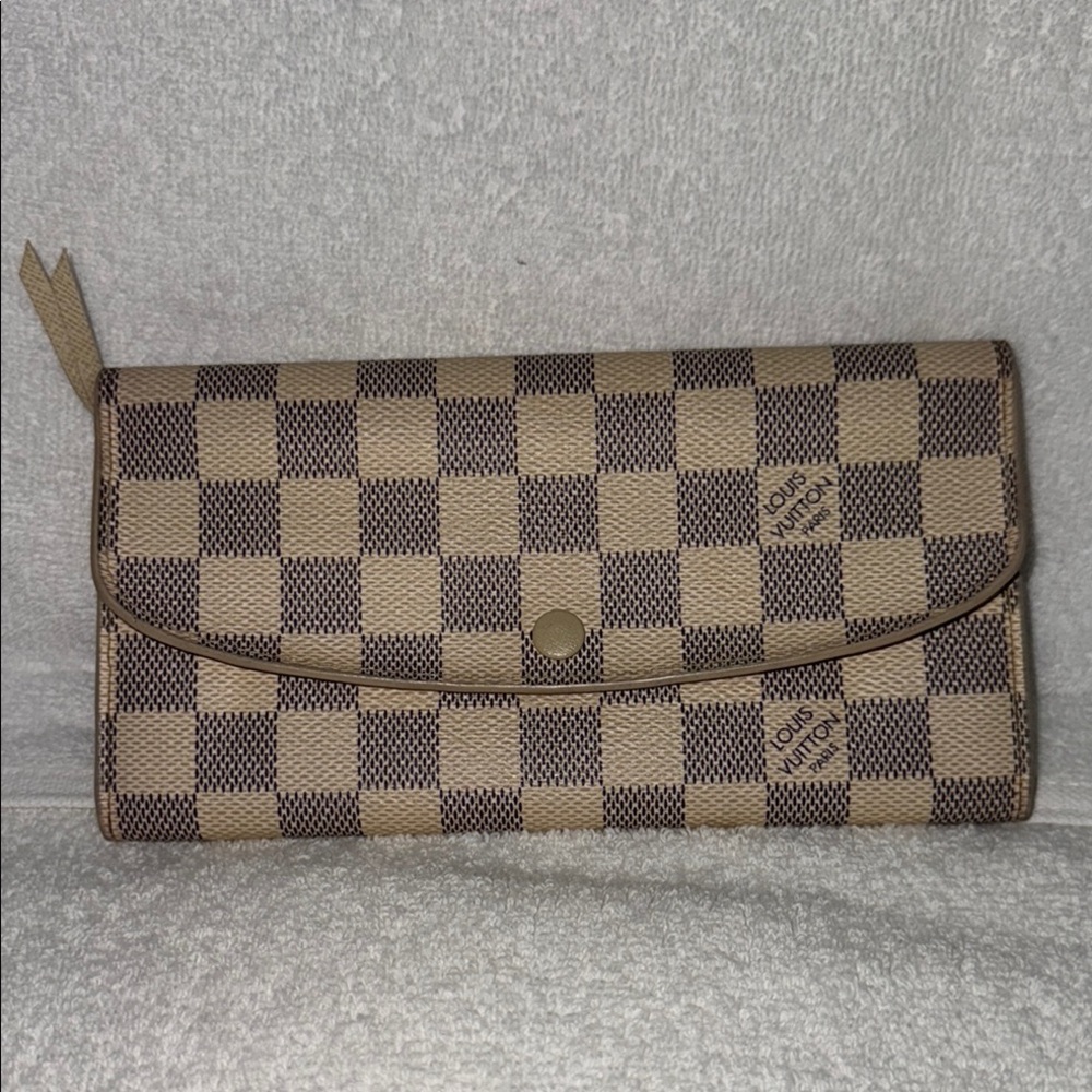 Louis Vuitton Tan and Brown Wallet Classic Checkered Design